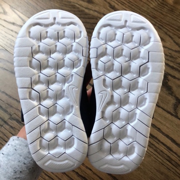 NIKE FREE RN Boy Sneakers - Picture 11 of 12